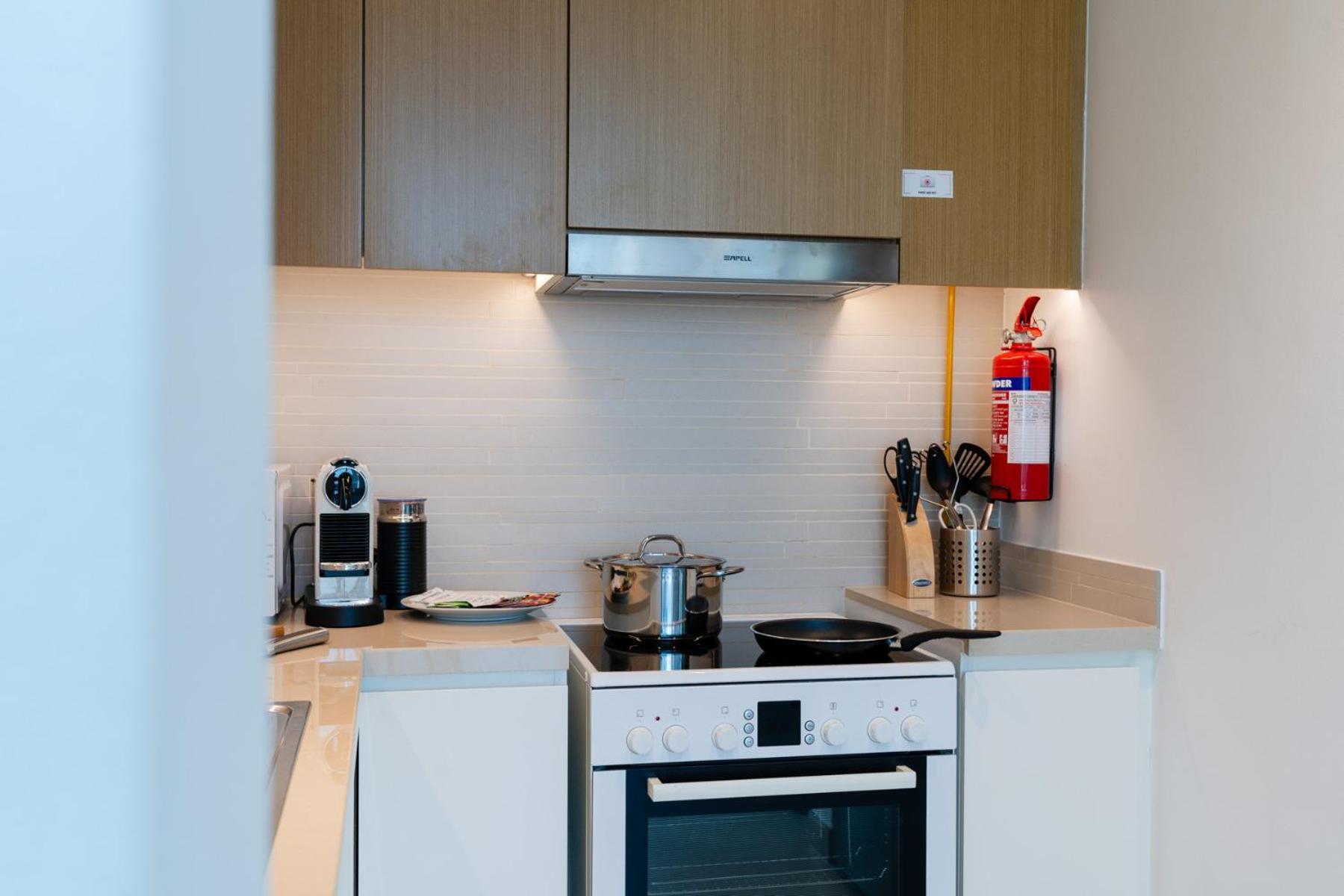 Serene - Bright One Bed - Seaview Apartment